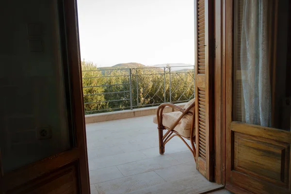 Vista Panorámica Los Árboles Montaña Desde Porche Casa Creta Grecia — Foto de Stock