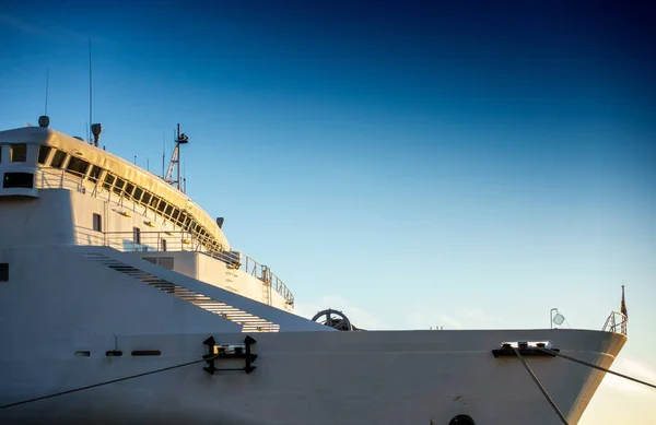 Statek Wycieczkowy Tle Nieba Ateny Grecja — Zdjęcie stockowe