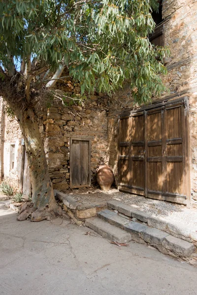 前麻风病人殖民地的废墟 Spinalonga 克里特岛 — 图库照片