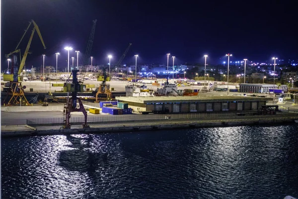 Gece Atina Yunanistan Ticari Dock Cihazının Yüksek Açılı Görünüş — Stok fotoğraf
