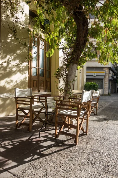 Vista Sillas Mesas Vacías Cafetería Aire Libre Heraklion Grecia — Foto de Stock