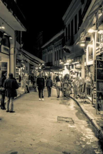 アテネ ギリシャの上を歩く人々 のグループ — ストック写真