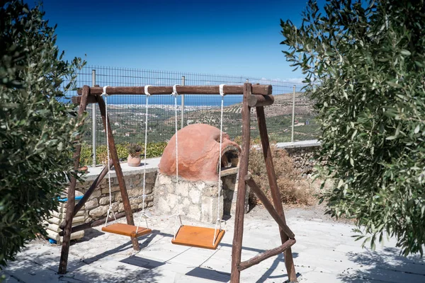 Columpios Madera Colgantes Con Isla Fondo Heraklion Grecia —  Fotos de Stock