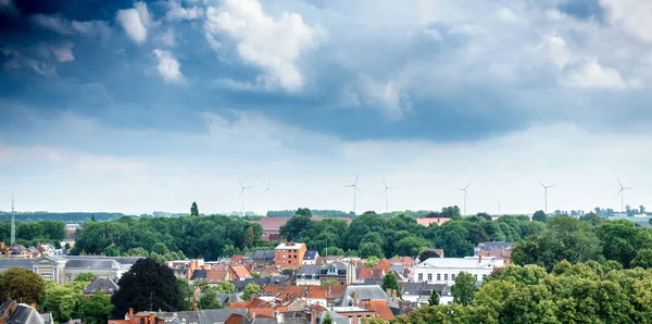 Luftaufnahme Von Städtischen Gebäuden Und Windkraftanlagen Tournai Belgien — Stockfoto