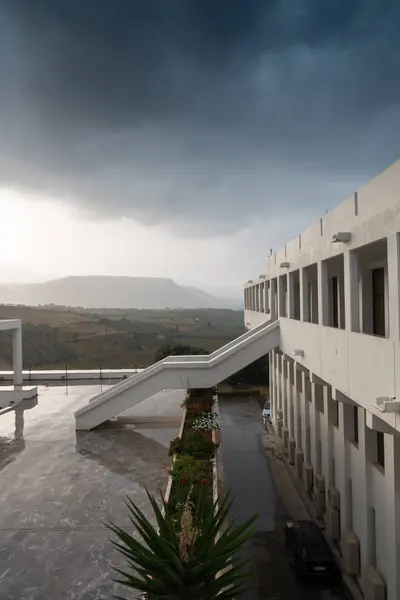 Utsikt Över Byggnaden Och Berg Landskap Mot Himlen Heraklion Grekland — Stockfoto