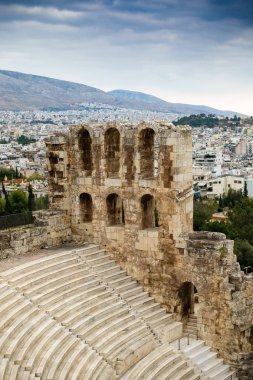 Odeon Herodes Atticus ve Cityscape, Atina, Yunanistan