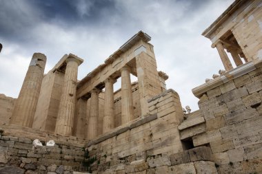 Propylaea ya da giriş Acropolis, Atina, Yunanistan için ağ geçidi