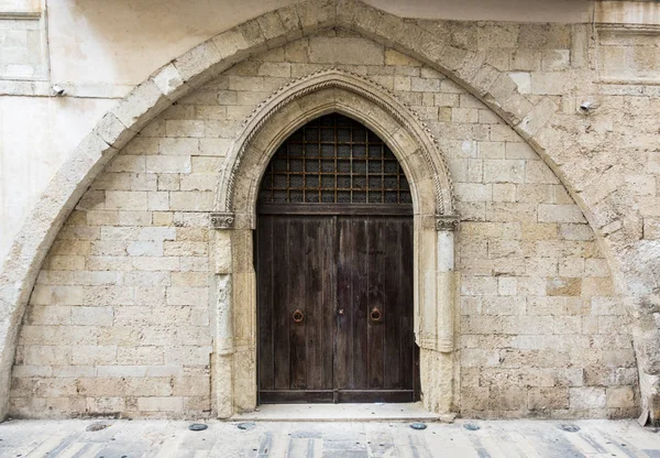 Puerta Arqueada Con Pared Vieja Heraklion Grecia —  Fotos de Stock