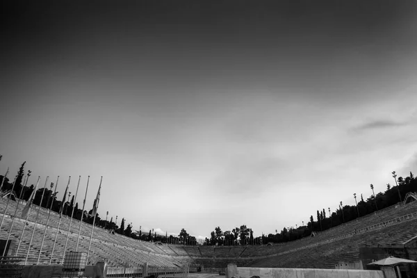 Panathinaiko 경기장 그리고 마천루 아테네 그리스 — 스톡 사진