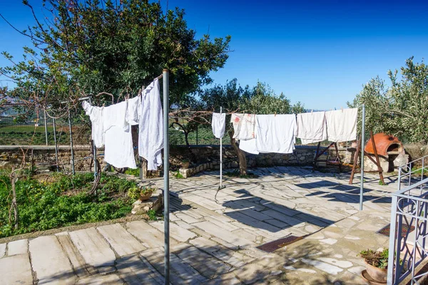 Séchage Vêtements Blancs Sur Corde Linge Grèce — Photo