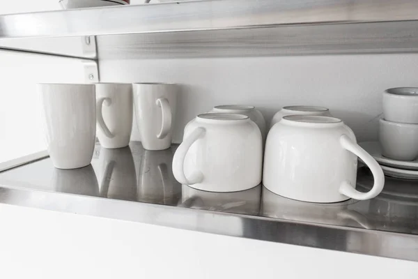 Ceramic Bowls Mugs Kitchen Shelf — Stock Photo, Image