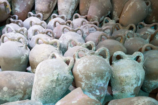 丰富的老粘土壶 伊拉克利翁 — 图库照片
