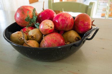 Tablo taze nar meyve kase