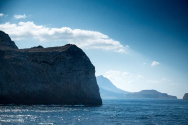 Doğal görünümü kayalık dağ ve deniz, Balos Lagoon, Crete Island, Yunanistan
