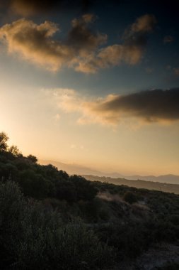 Günbatımı, Girit, Yunanistan aralığında dağ silueti