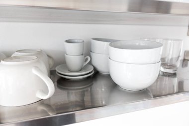 Çanak çömlek mutfak raf yakın atış