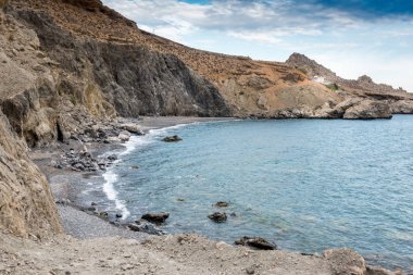 Ada ve kayalık uçurum, Crete, Yunanistan