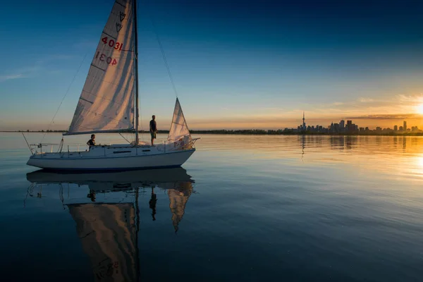 Sailboat and seascape — Stock Photo, Image