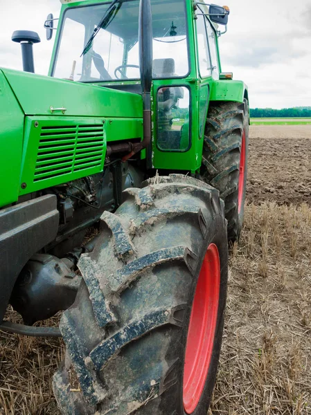 Scheinwerfer Eines Alten Traktors Aus Nächster Nähe Geschossen — Stockfoto