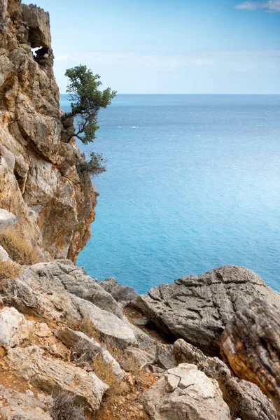 岩の崖と海 クレタ島 ギリシャの美しい景色 — ストック写真