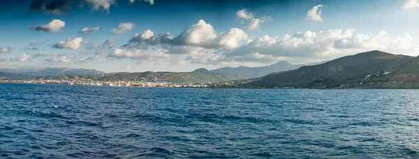Vista panorâmica do mar e da montanha, Creta, Grécia — Fotografia de Stock