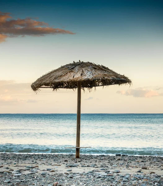 Pustej plaży podczas zachodu słońca — Zdjęcie stockowe