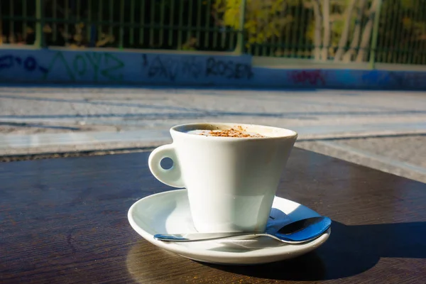 Кавові Чашки Столі Тротуарі Кафе Афіни Греція — стокове фото