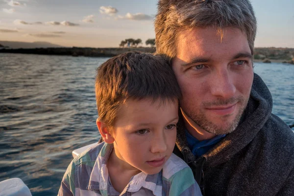 Porträt Von Vater Und Sohn Chania Beton Griechenland — Stockfoto