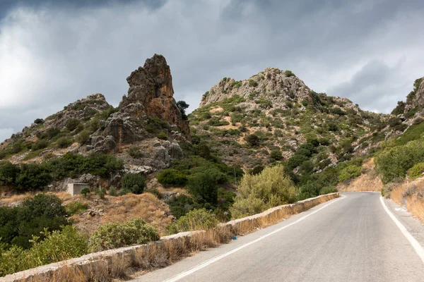 Malerischer Blick Auf Leere Straße Und Felsigen Berg Beton Griechenland — Stockfoto