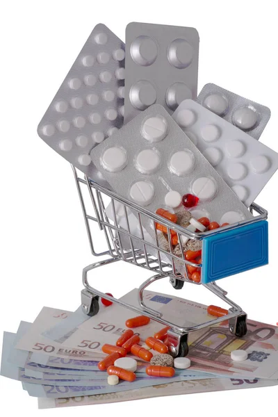 Vozík Potravinami Plný Léků Osobních Ochranných Prostředků Proti Virům Leží — Stock fotografie