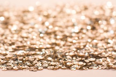 Altın bokeh, ışıklar. Renkli tatil geçmişi. Metin için boşluk