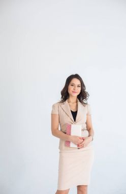 Fotoğraf stüdyosunda ayarla model