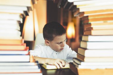 Çocuk Kitaplığı'nda okuma