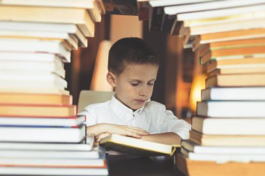 Çocuk Kitaplığı'nda okuma