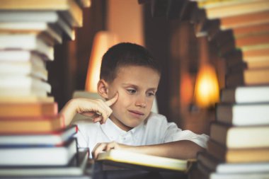 Çocuk Kitaplığı'nda okuma