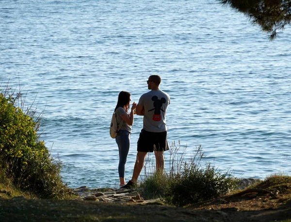 Pula Croacia Abril 2020 Reglas Distanciamiento Social Los Jóvenes Durante — Foto de Stock