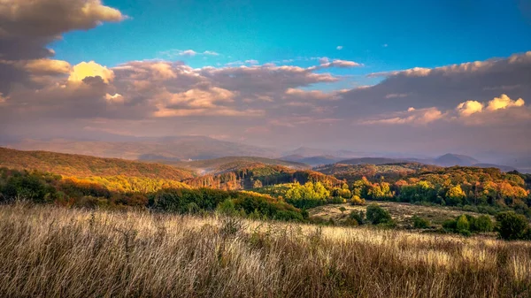 Krajobrazy Jesiennych Karpat — Zdjęcie stockowe
