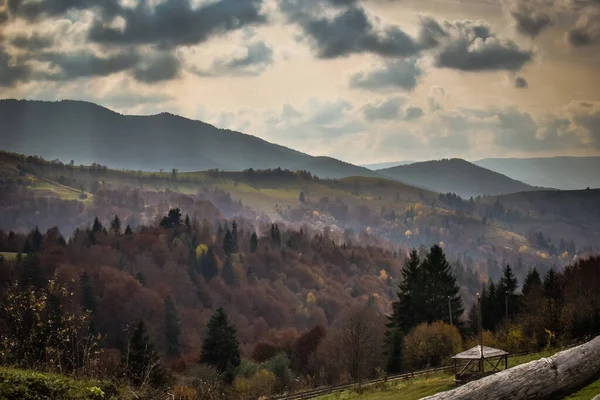 Ландшафти Осінніх Карпат — стокове фото