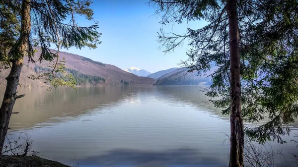 Lacul Muntos Primăvara — Fotografie, imagine de stoc