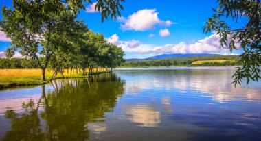 Transcarpathia 'daki Yaz Gölü