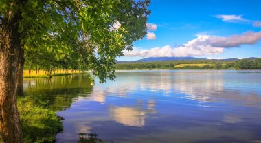 Transcarpathia 'daki Yaz Gölü