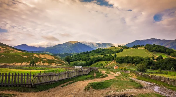 Ландшафти Осінніх Карпат — стокове фото