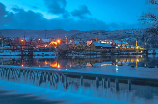 冬の山川 — ストック写真