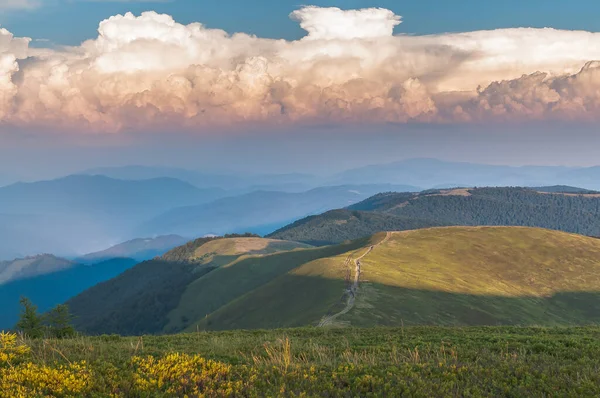 Monte Cook Los Cárpatos — Foto de Stock