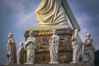 Boyutlar Gerçek denilen manzara...