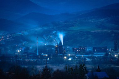 Çalışan bir bitkiyle manzara