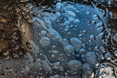 Işık, su ve yağ oynuyoruz.