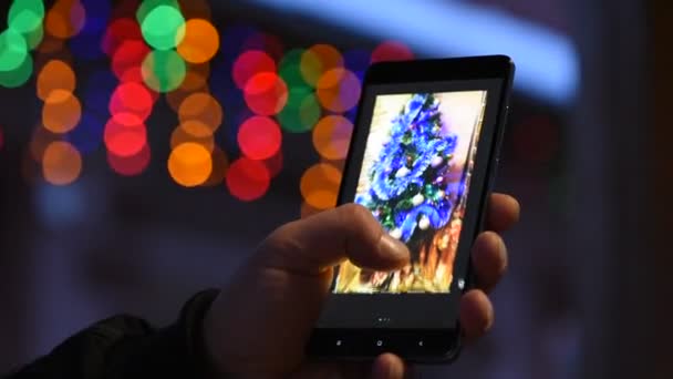 Smartphone Met Nieuwjaarsfoto — Stockvideo