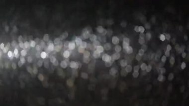 Kış gecesinde yumuşak kar yağışıweather forecast