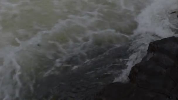 Montaña Río Invierno Noche — Vídeo de stock